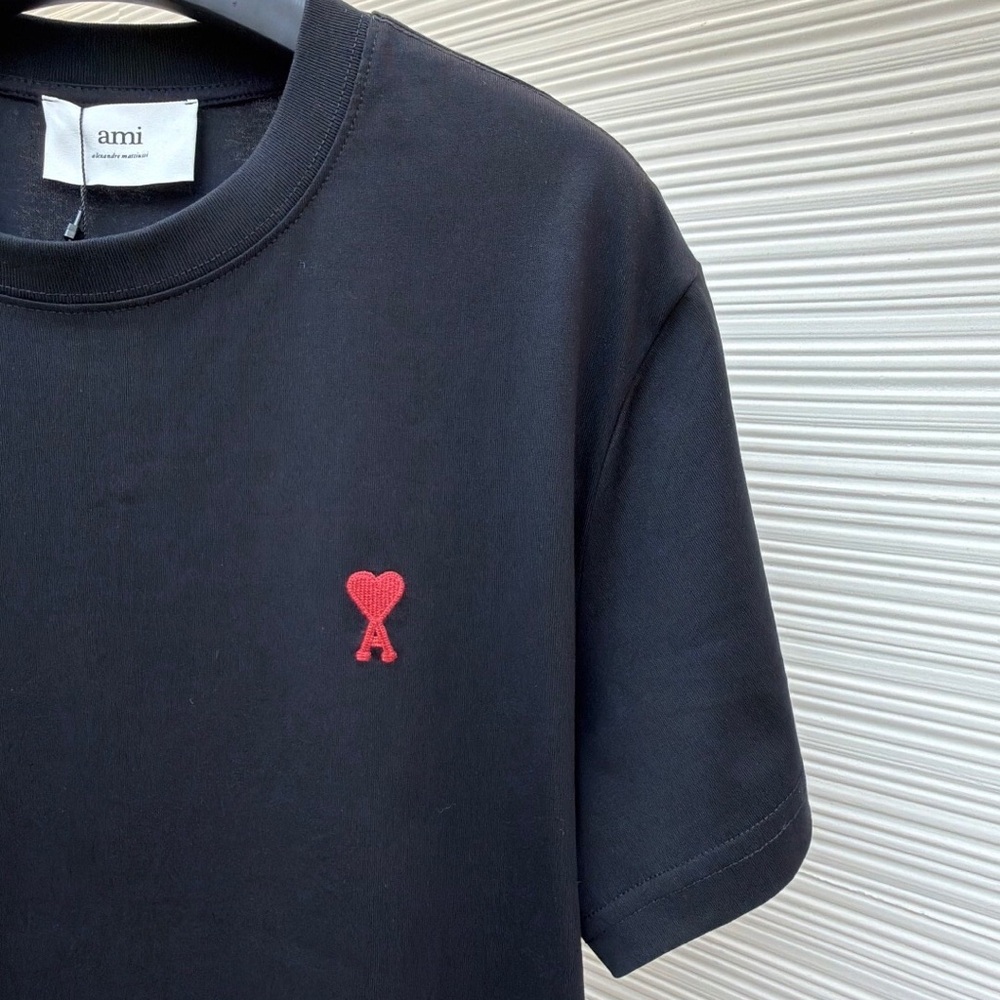 Ami Logo Embroidery Short-sleeve T-shirt - Picture 6 of 9